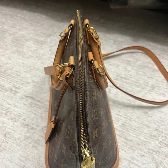 Louis Vuitton Brown and Tan Shoulder Bag with Monogram Canvas - Picture 3 of 4